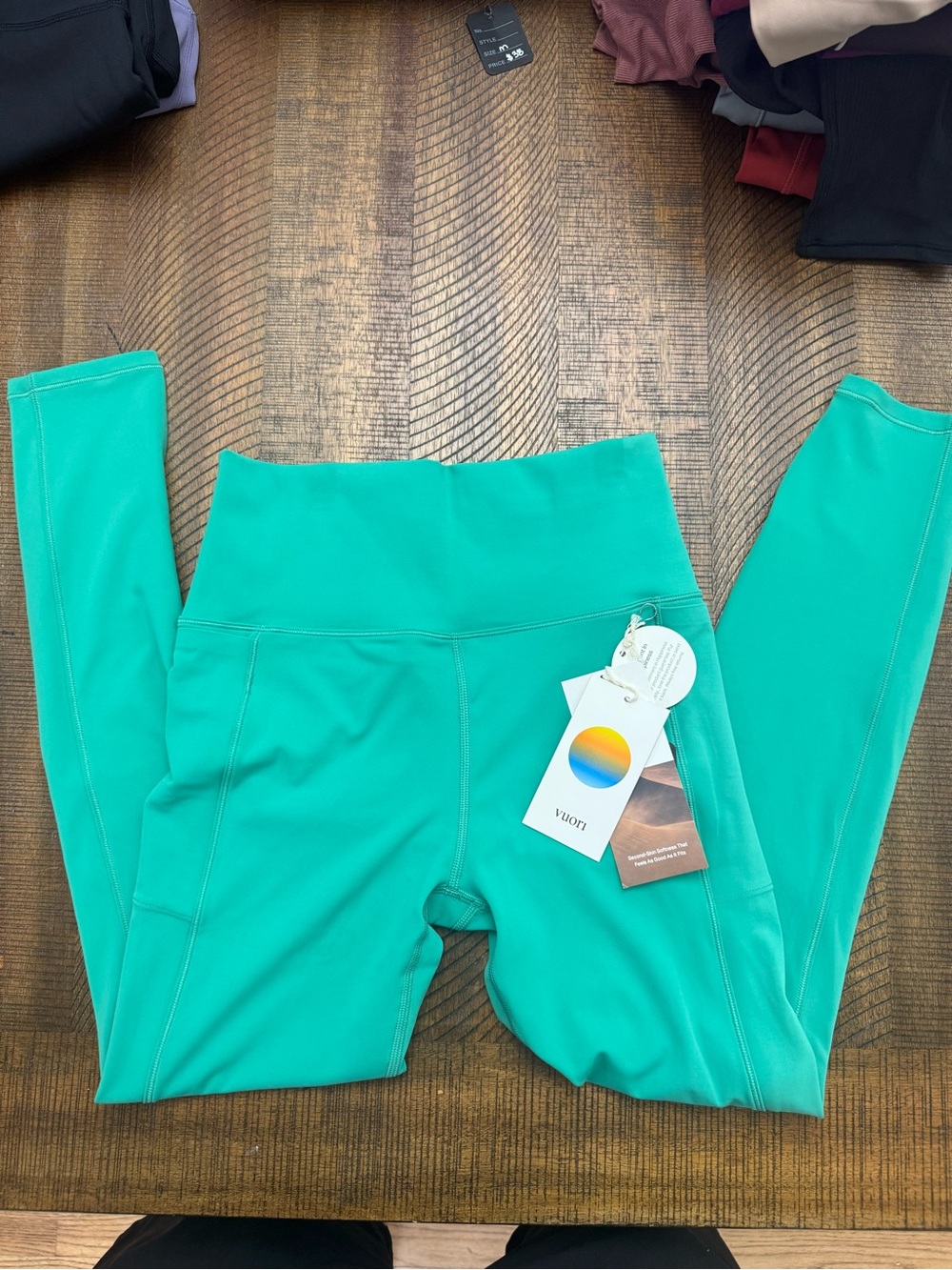 Vuori Studio Pocket Legging — Bergamot Green